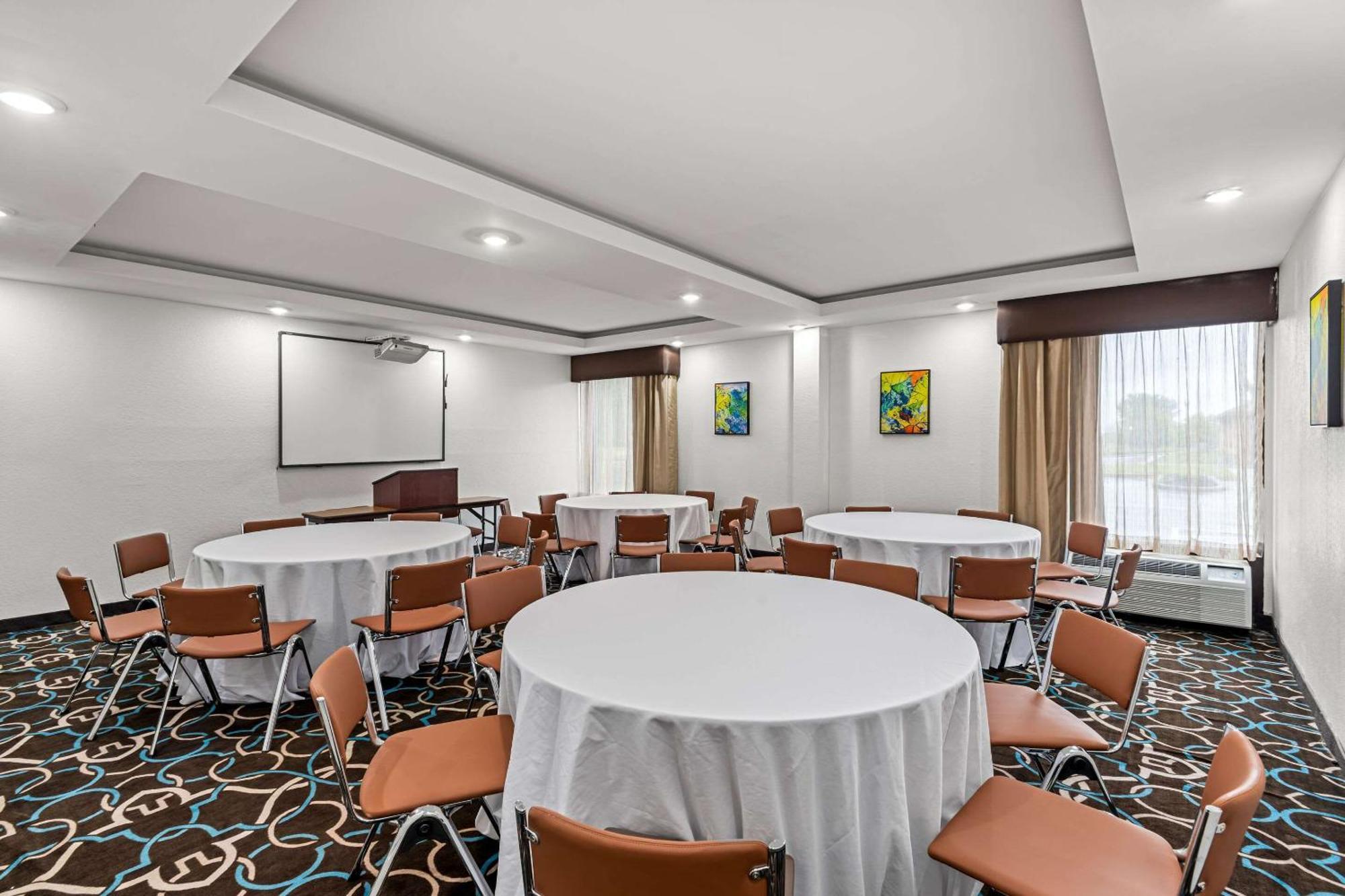 Hotel Concord Syracuse, Ascend Hotel Collection East Syracuse Buitenkant foto